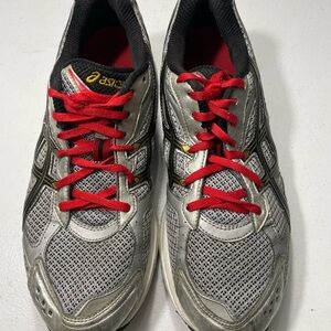 ASICS Men's Silver Athletic Shoes with Red Laces Size 10 SB-45